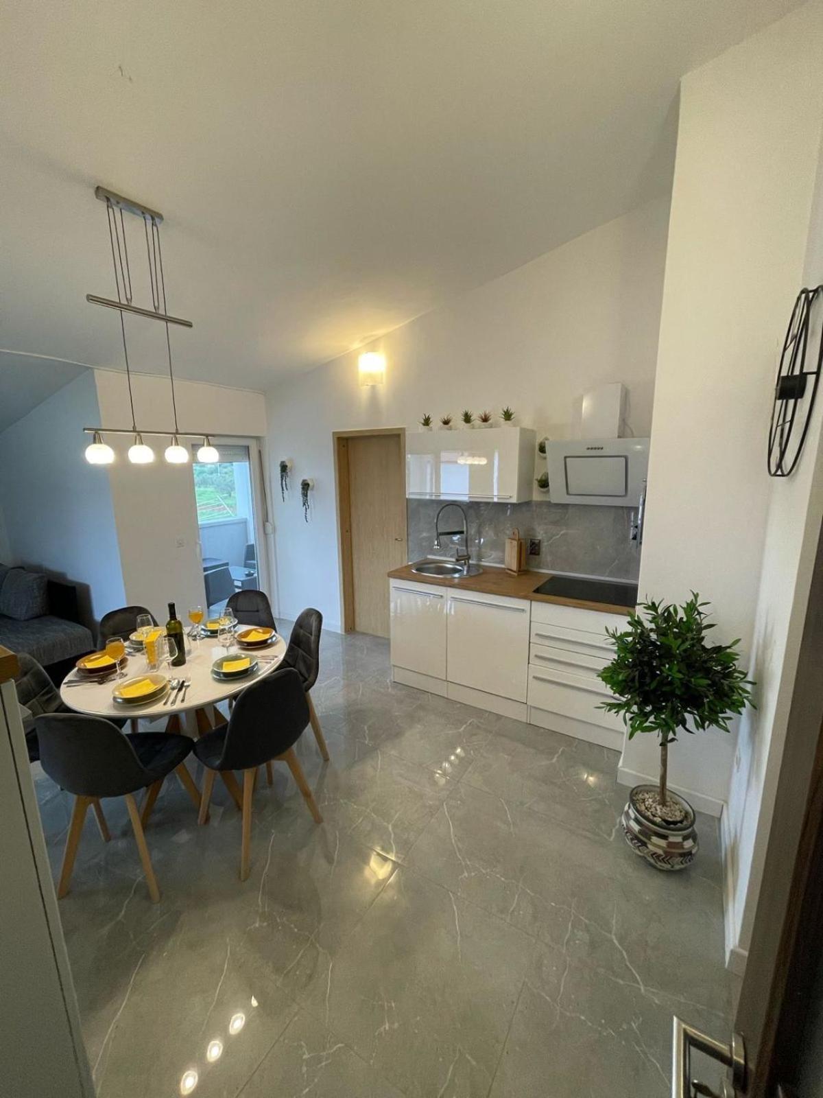 Apartments Mia 比比涅 外观 照片